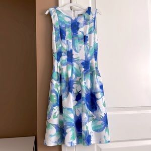 NWOT Vince Camuto White Blue Cool Water Color Floral Scuba Pleated Dress